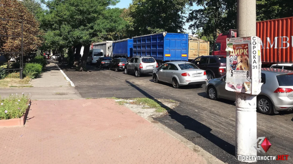 Пробки в Николаеве, Грузовики Грузовики