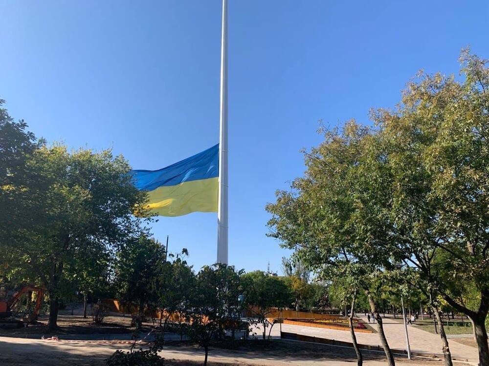 В Николаеве приспустили флаг