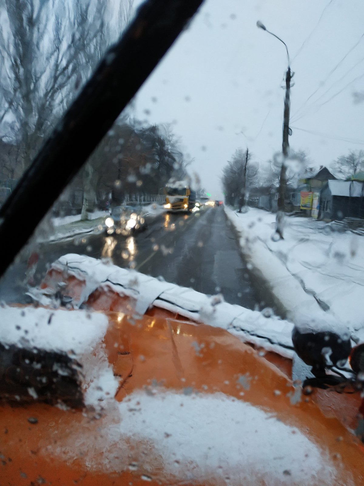 В Николаевской области идет снег