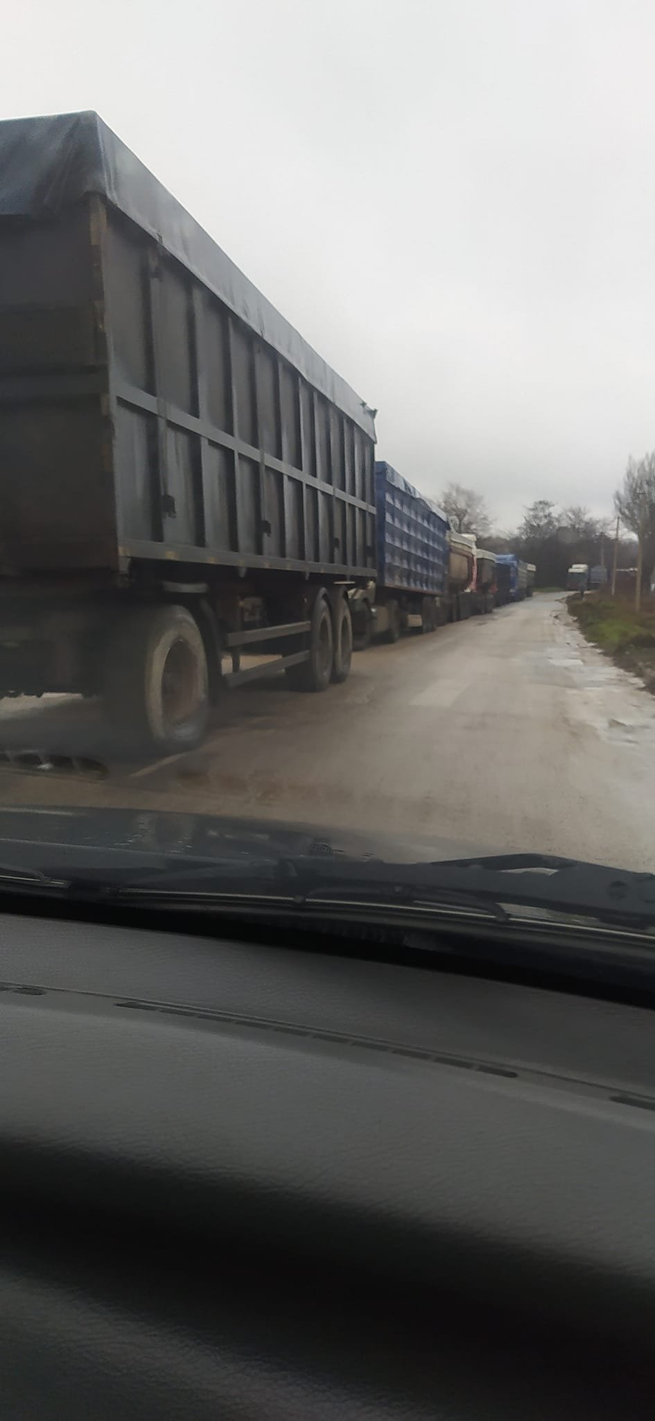 фуры блокируют дорогу под Николаевом
