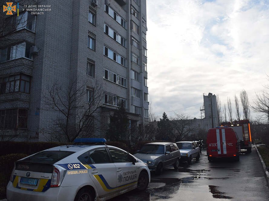 В Николаеве из-за пожара в жилом доме эвакуировали десятки людей, - ФОТО, ВИДЕО