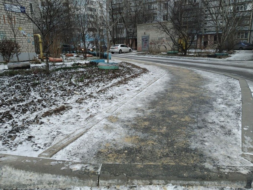 В Николаеве жители жалуются на скользкие тротуары, - ФОТО