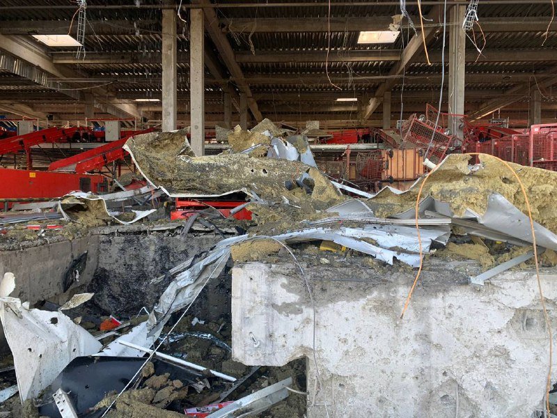 рашисти розбомбили нову пошту у миколаєві