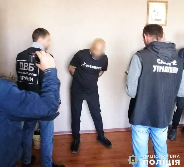 На Миколаївщині затримали чоловіка на підкупі правоохоронця, - ФОТО 