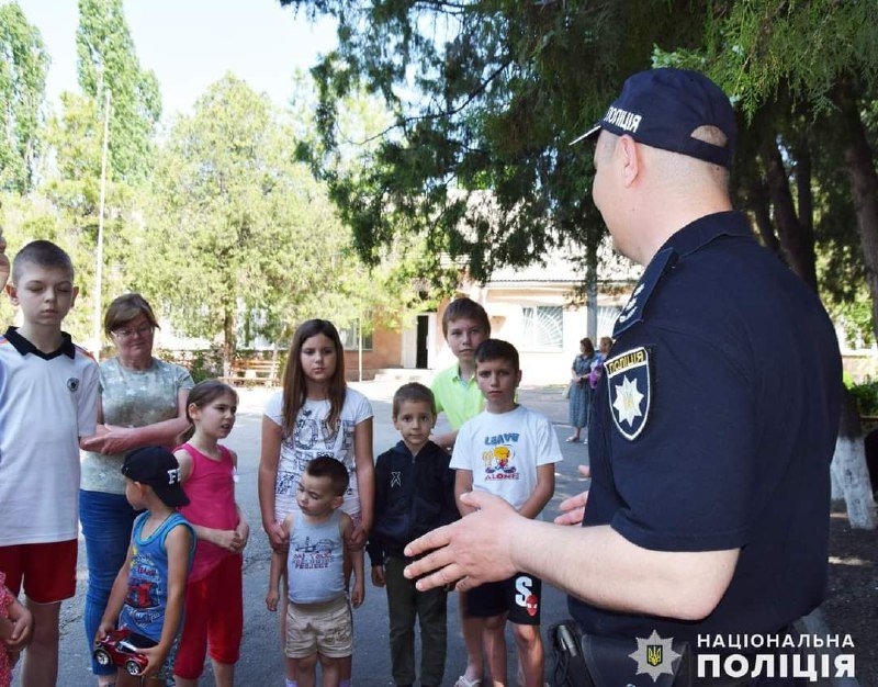 У Миколаєві для дітлахів-переселенців правоохоронці влаштували розважальні заходи