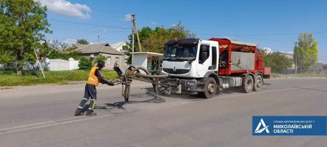 За час війни на Миколаївщині зруйновано чимало доріг та мостів, - ФОТО 