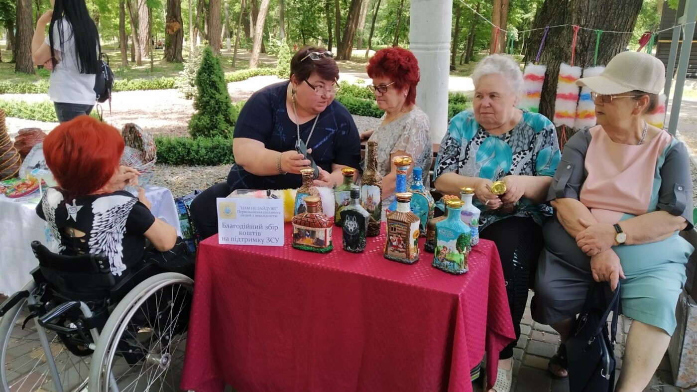 благодійна виставка у первомайську