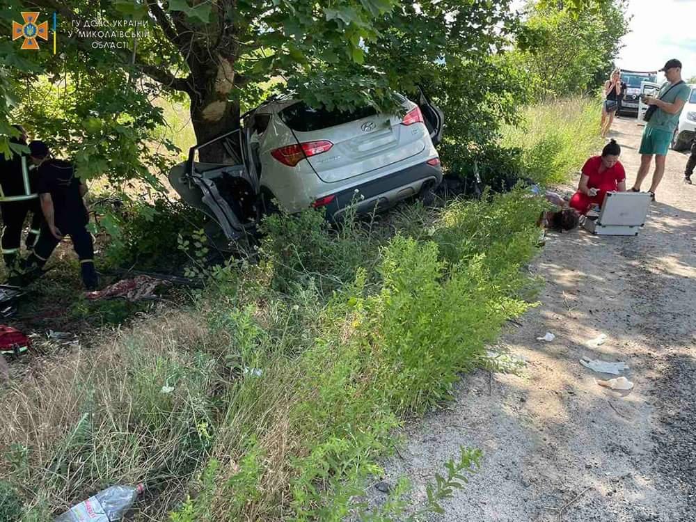 ДТП на Миколаївщині: водія прийшлось деблокувати, - ФОТО 