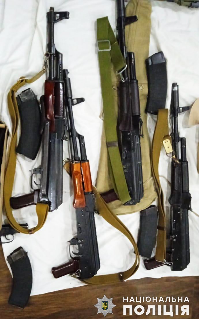 незаконне зберігання зброї