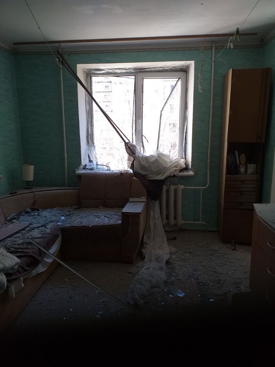 Квартира Юлії у Миколаєві, куди залетів рашиський снаряд