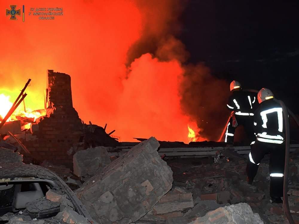Вночі рятувальники ліквідували наслідки обстрілу Миколаєва, - ФОТО 