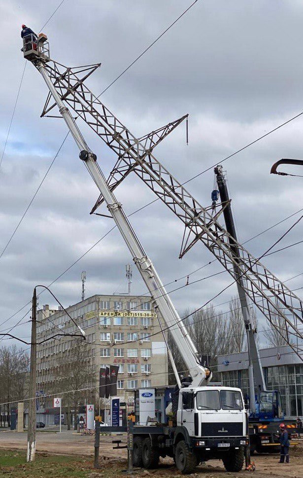 рашисти завдали збитків на сотні мільйонів гривень: як працює АТ “Миколаївобленерго” під час війни, - ФОТО