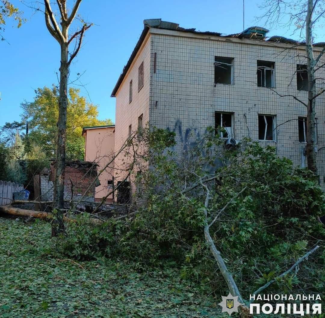 Рашисти обстріляли Миколаїв та область: поліція документує наслідки чергового терору з боку окупантів,- ФОТО