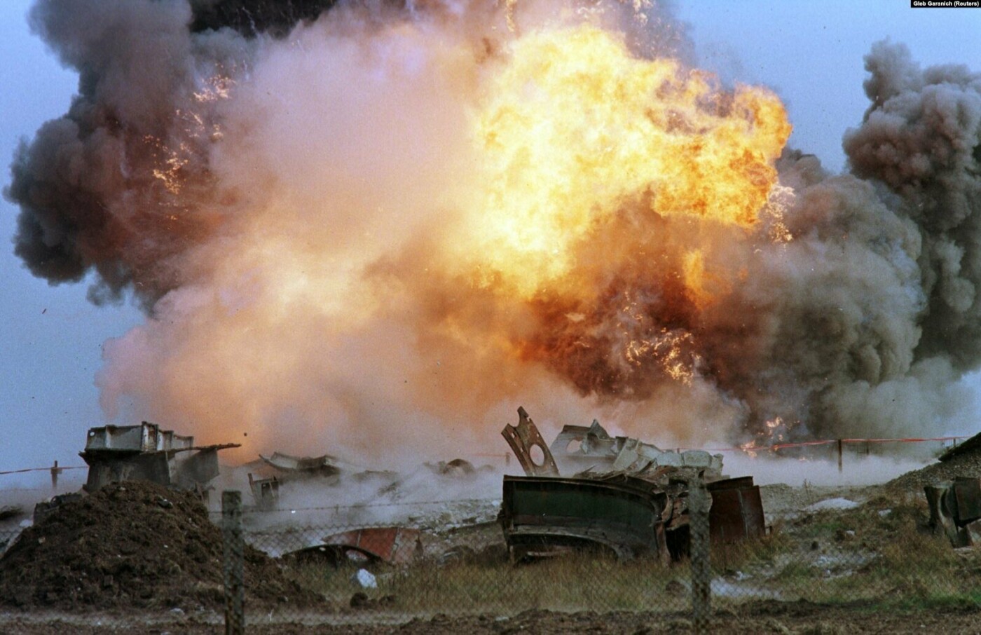 Вибух ракети СС-24 на полігоні у Первомайську 29 вересня 1998 року. Ці стратегічні ракети були здатні нести ядерні боєзаряди