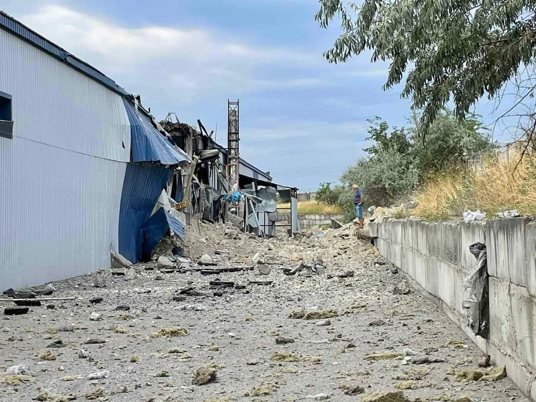 Обстріл текстильної фабрики у Миколаєві: завдано шкоду екології на близько 450 мільйонів, - ФОТО 