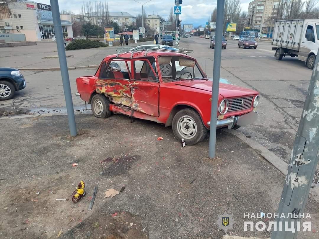 Травмувались двоє пенсіонерів - поліцейські встановлюють обставини дорожньо-транспортної пригоди у Миколаєві, - ФОТО 