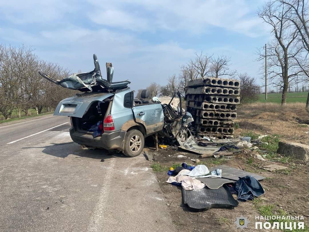 Слідчі встановлюють обставини смертельної ДТП у Баштанському районі, - ФОТО 