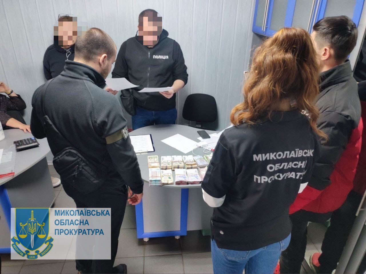 На Миколаївщині затримали посадовців міськради, які закупали автівки по завищенним цінам, - ФОТО 