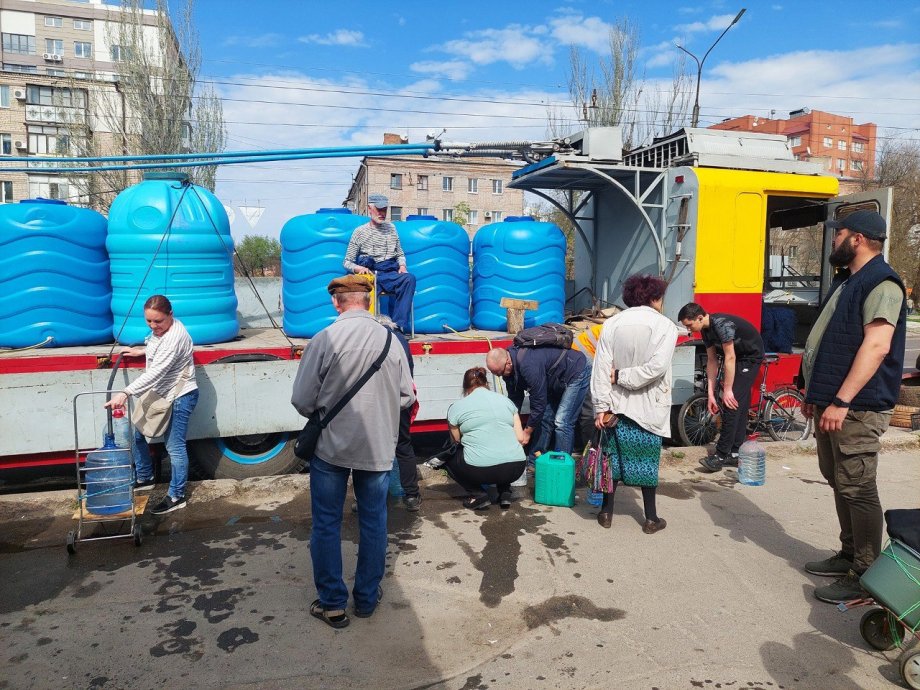 Розвіз води