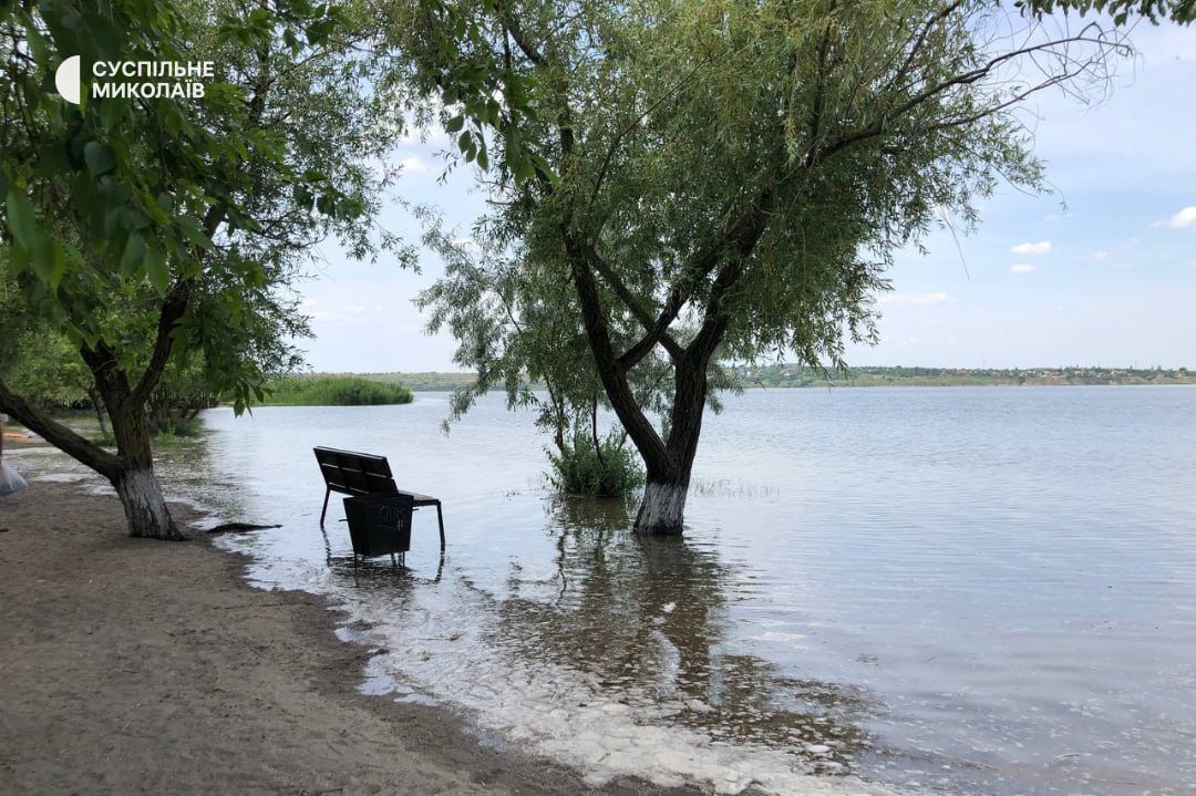 У Миколаєві підтоплення пляжів та набережної на нижньому БАМі, - ФОТО 