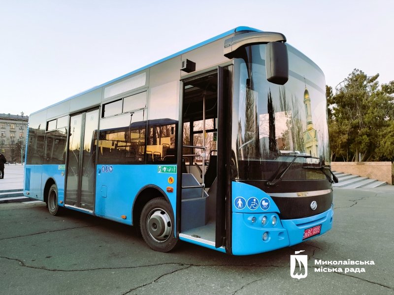 Миколаїв отримав ще два нових автобуси: вони можуть вмістити до 60 пасажирів, - ФОТО