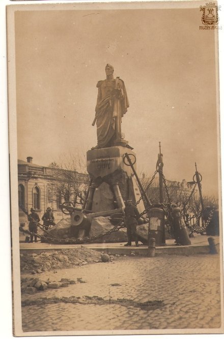 Памʼятник Грейгу в Миколаєві