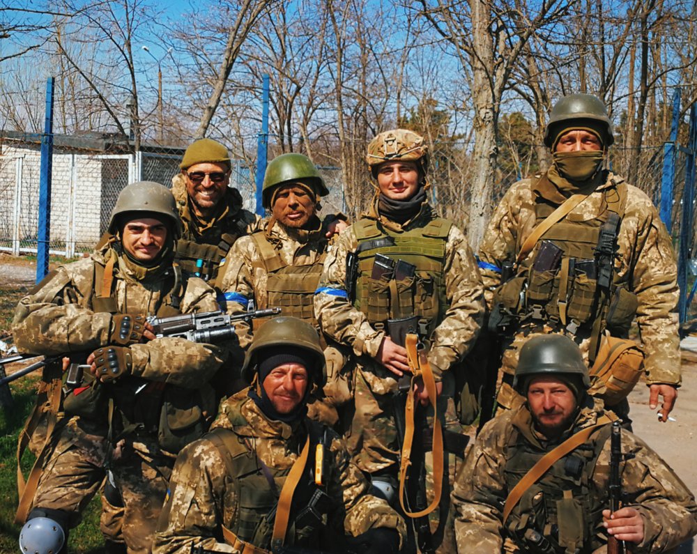 Захар з побратимами з 79 бригади. Підрозділ складався з мобілізованних бійців