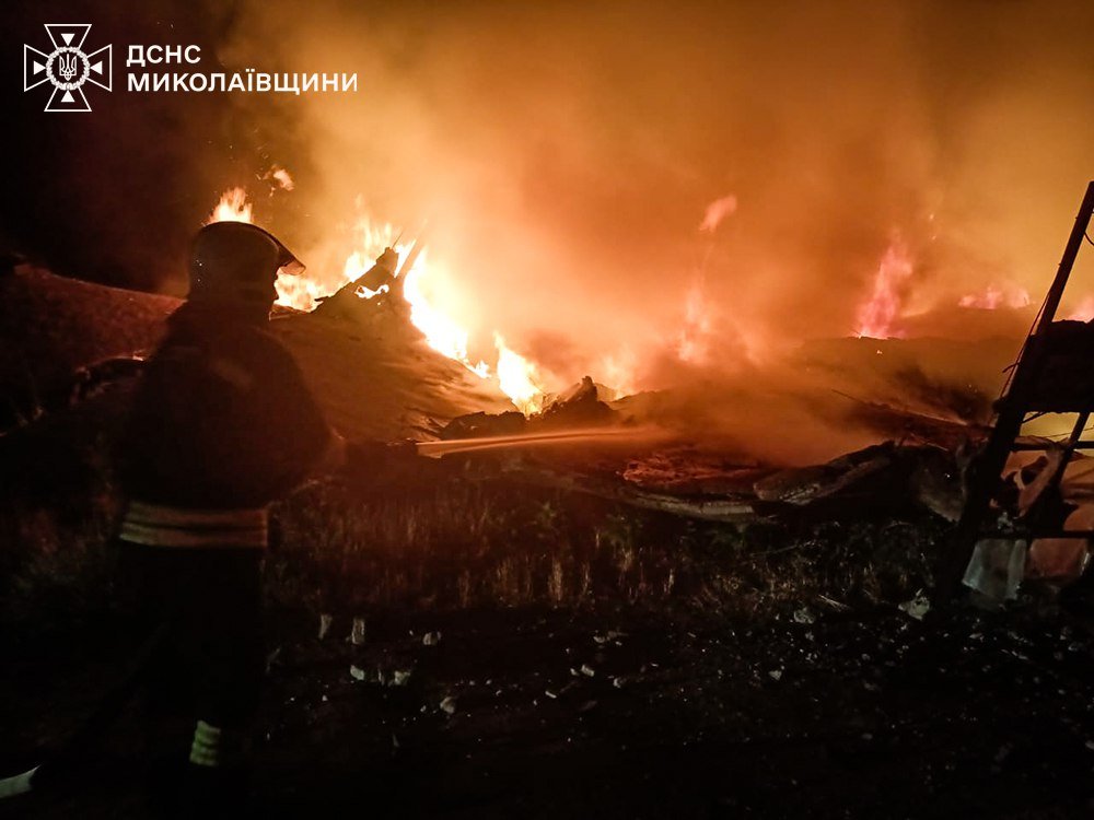 Последствия неприятельских обстрелов в Николаеве.