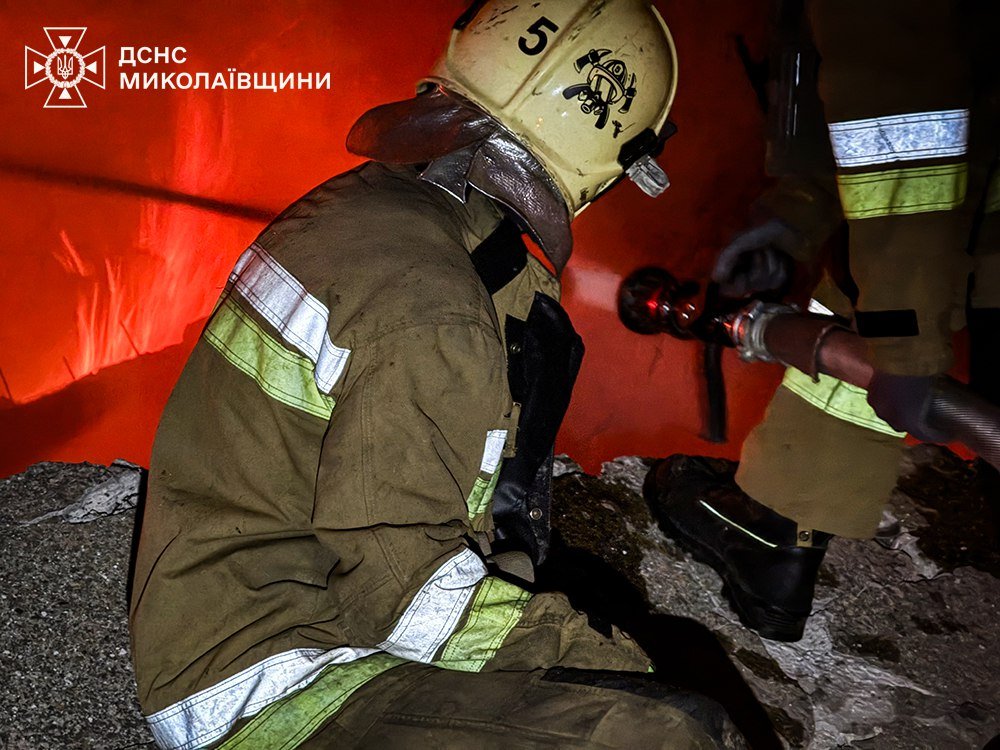 Последствия неприятельских обстрелов в Николаеве.