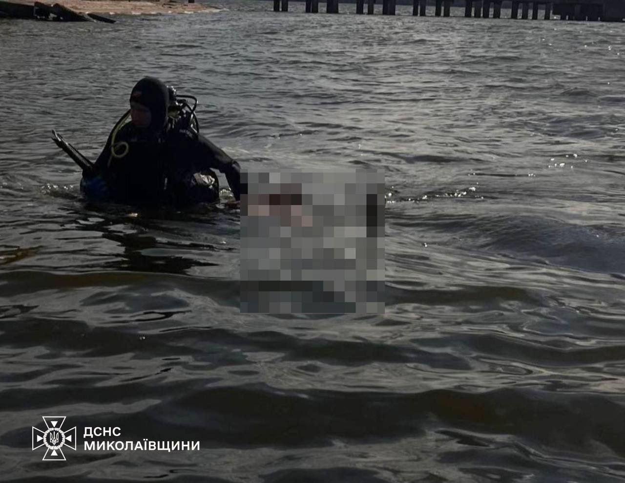 Водолазы ГСЧС подняли тело ребенка из акватории Намыва.