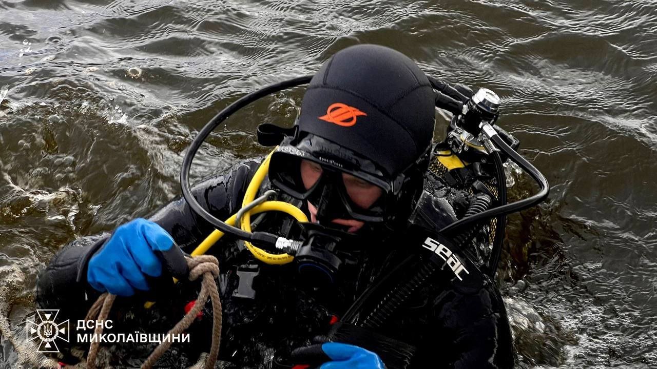 Водолазы ГСЧС подняли тело ребенка из акватории Намыва.