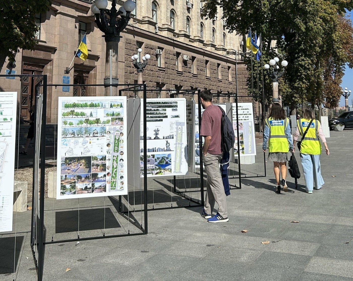 Выставка проектов сквера Защитников правопорядка