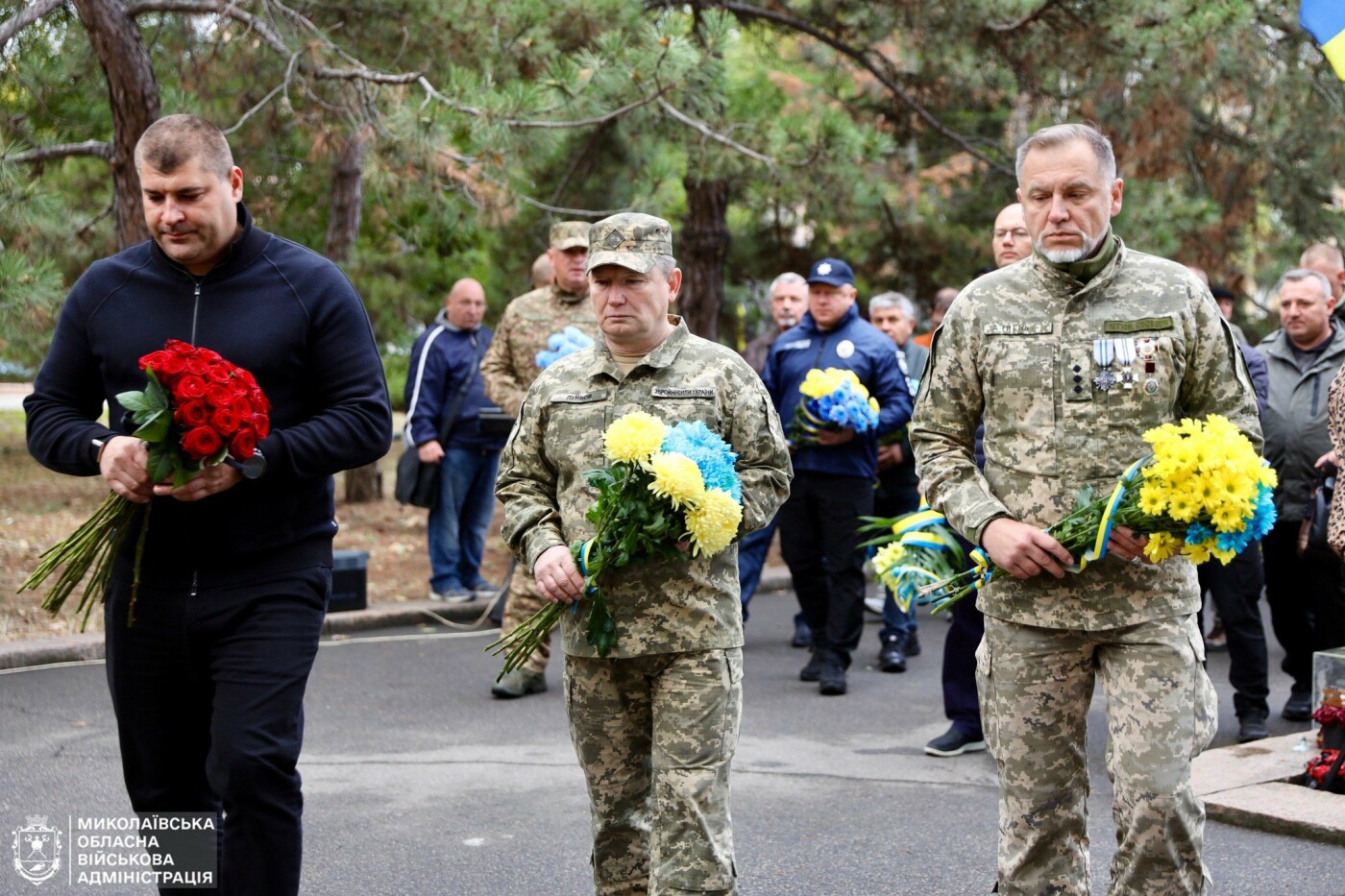 В Николаеве почтили память Защитников и Защитниц