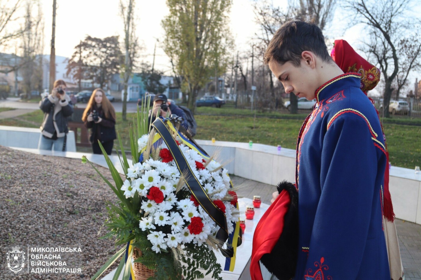 В Николаевской области зажгли свечи памяти жертв Голодомора
