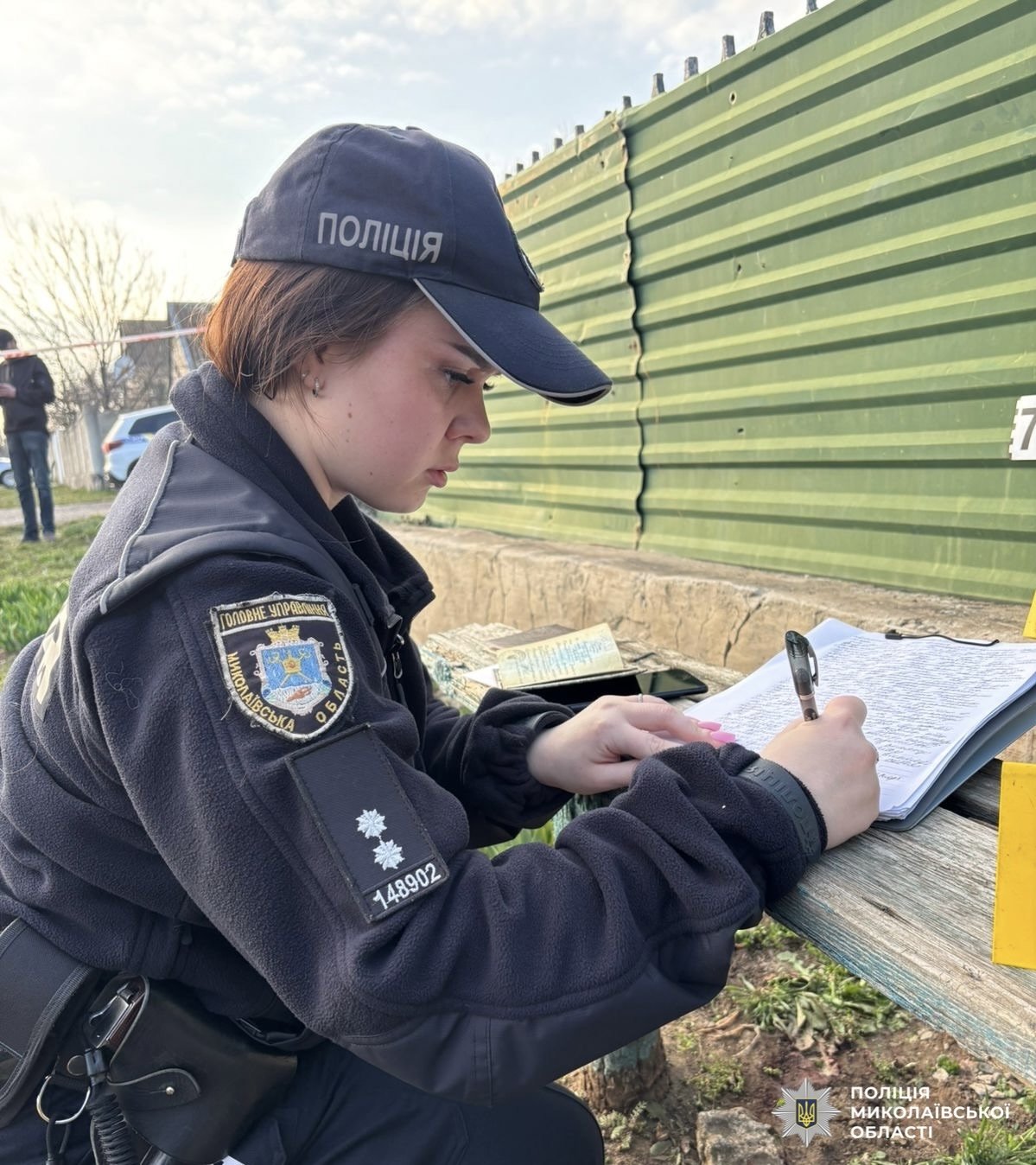 Двое парней избили мужчину в Николаевской области.