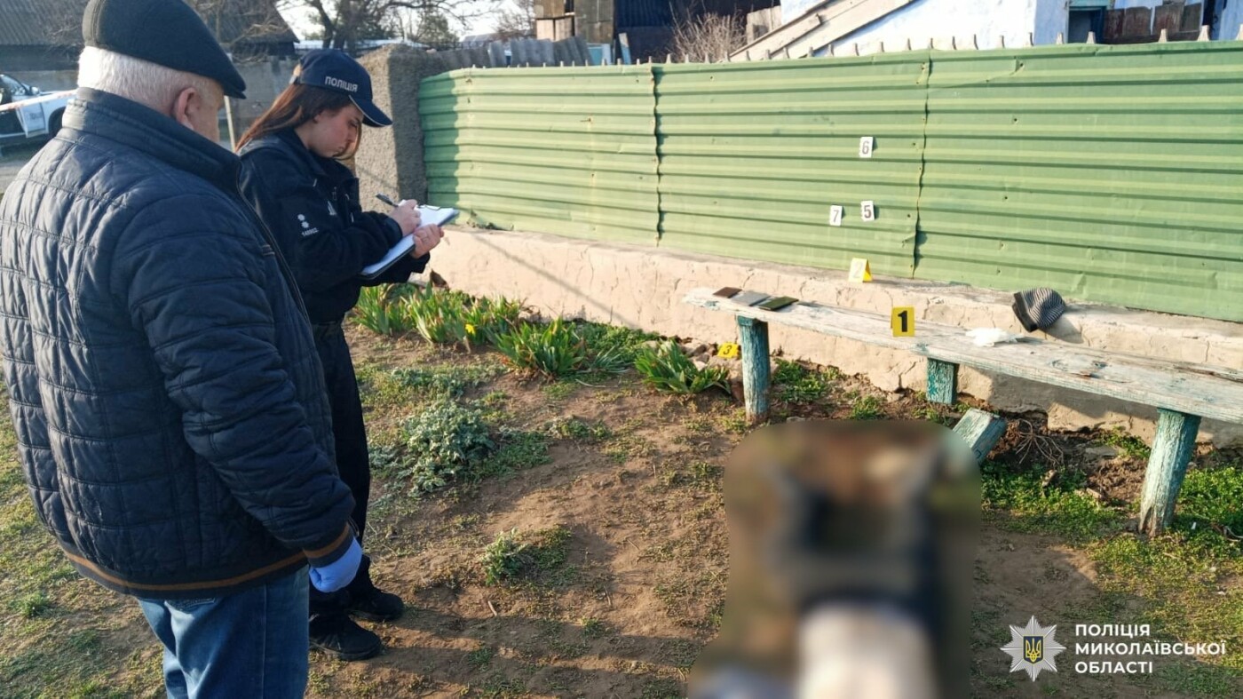Двое парней избили мужчину в Николаевской области.