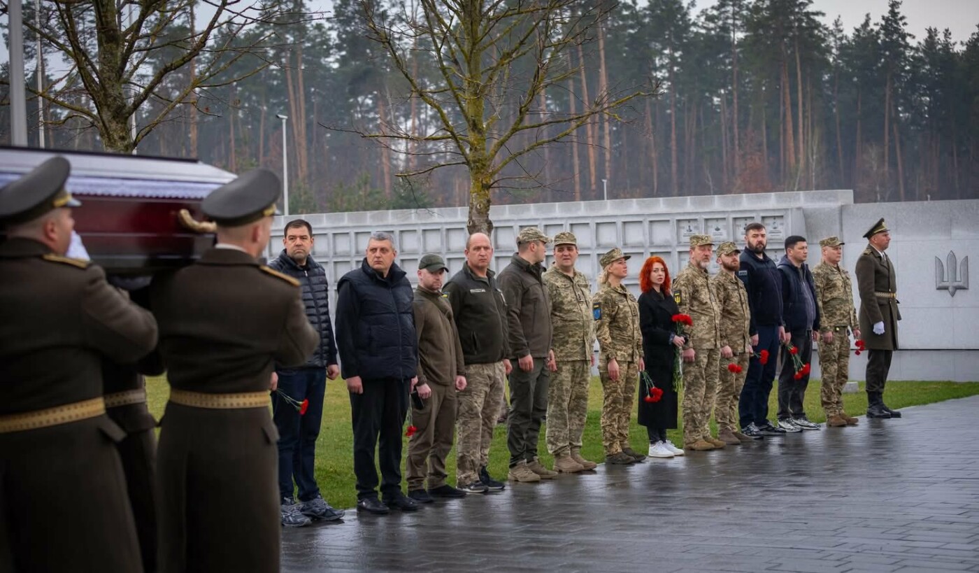 В Киеве похоронили военных из Николаева