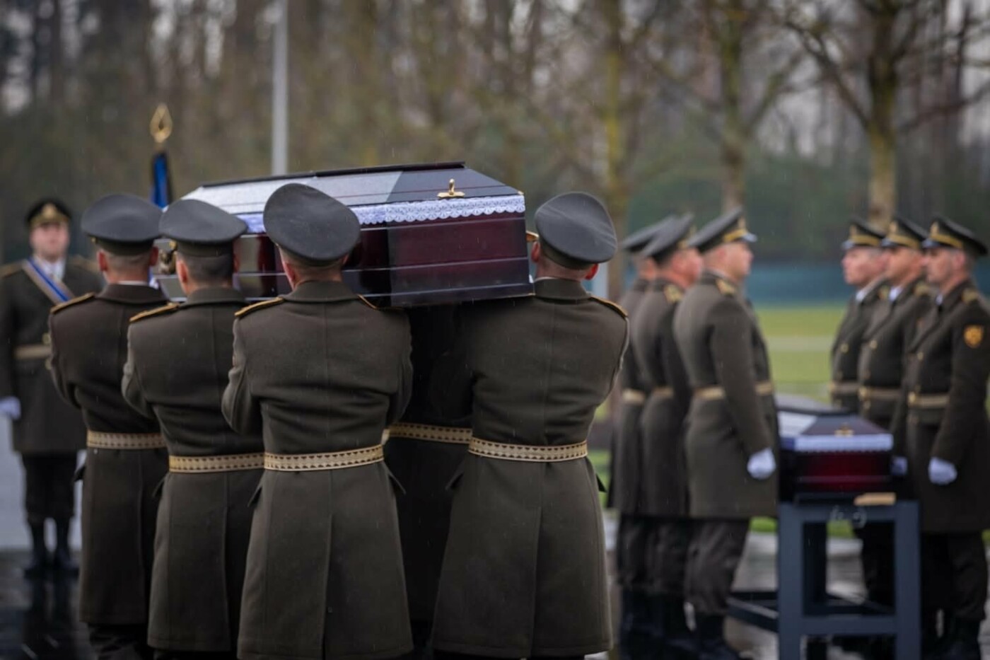 В Киеве похоронили военных из Николаева