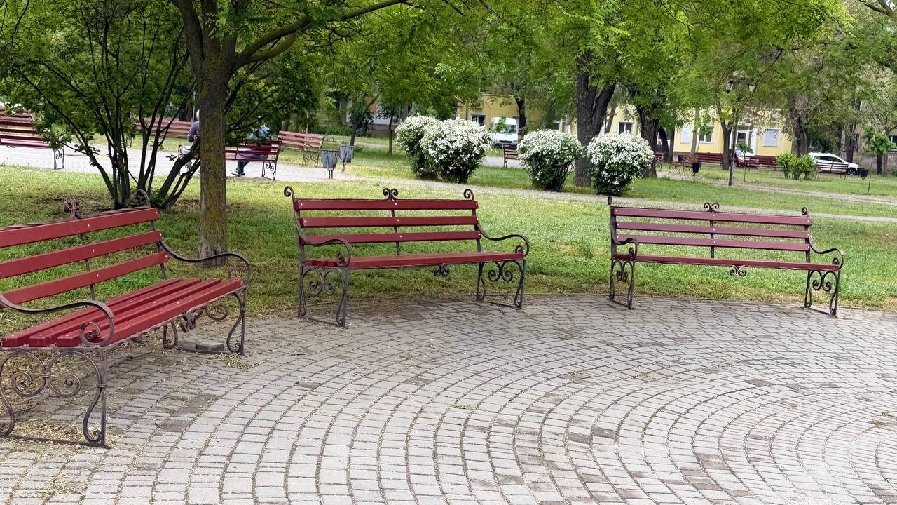Обновление скамеек в Николаеве
