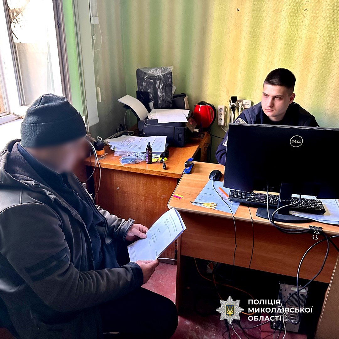В Николаевской области разоблачили группу лиц на вырубке ценных пород деревьев