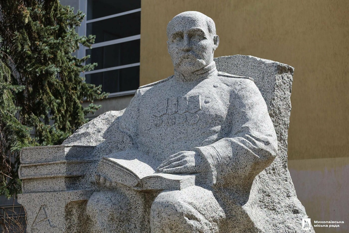 Памятник Николаю Аркасу в Николаеве