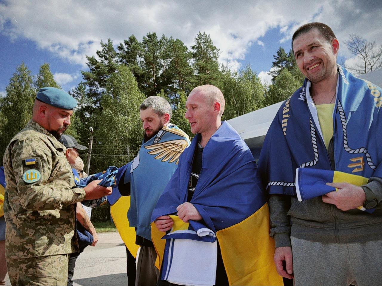 Еще 10 украинских воинов на дому