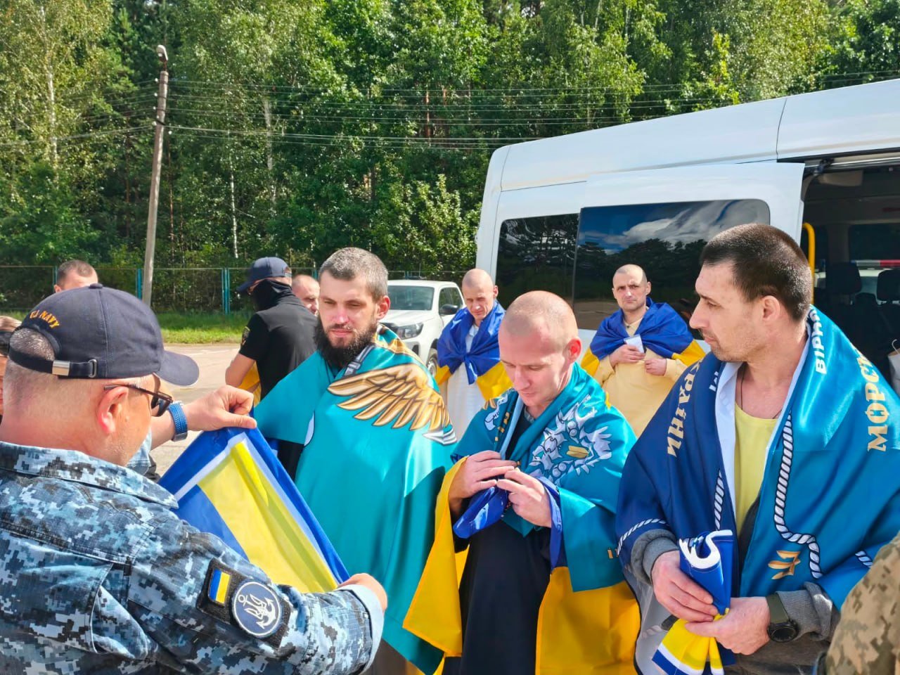 Еще 10 украинских воинов на дому