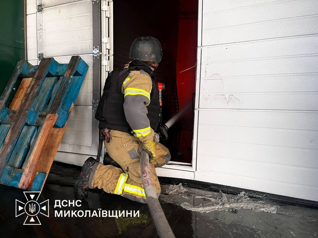 Пожары из-за обстрелов Николаев