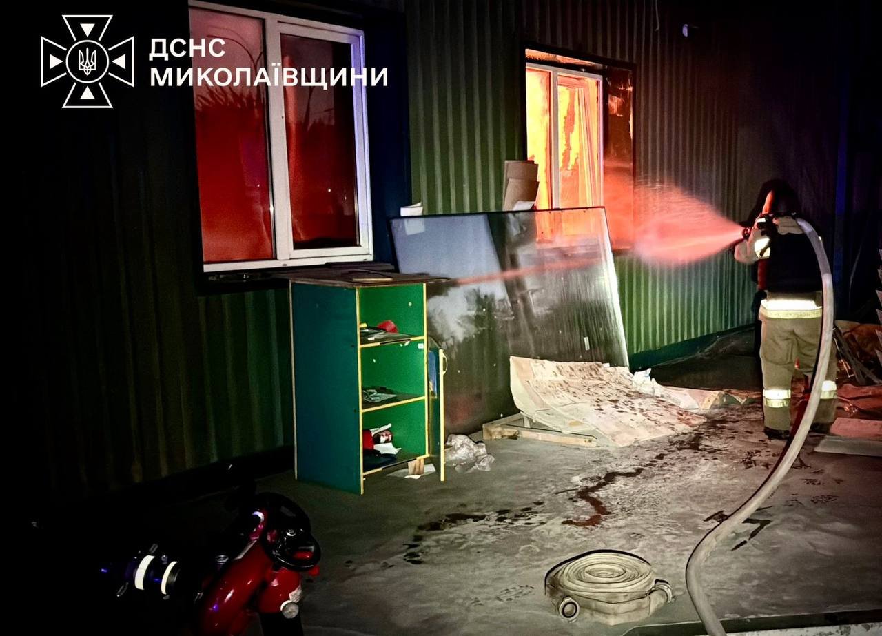 Пожары из-за обстрелов Николаев