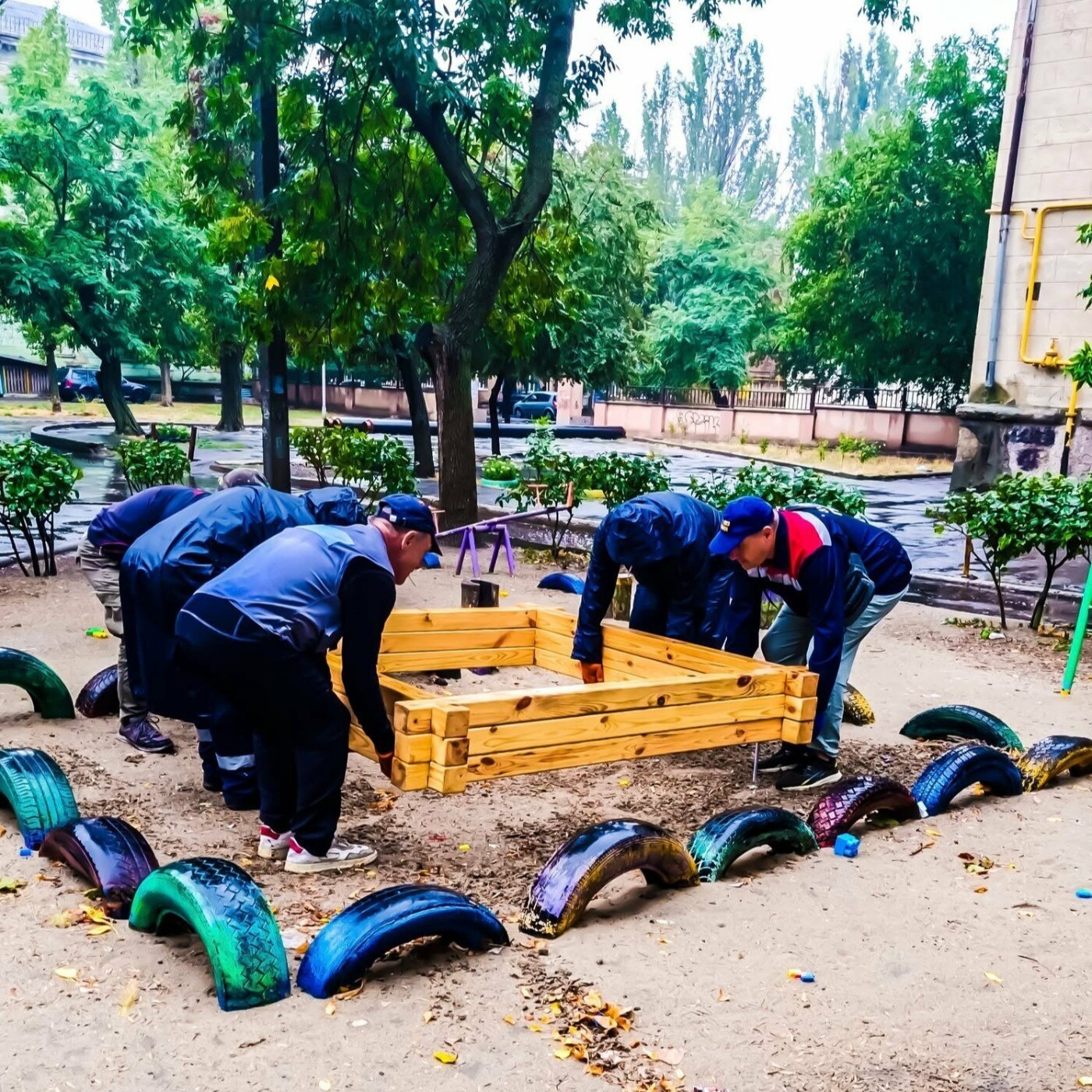 В Николаеве обновили детские площадки:
