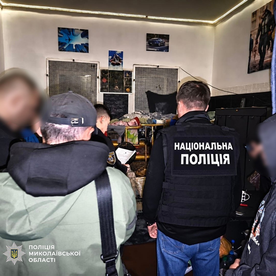 В Николаеве двое арестованных потребовали деньги