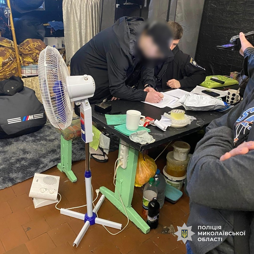 В Николаеве двое арестованных потребовали деньги