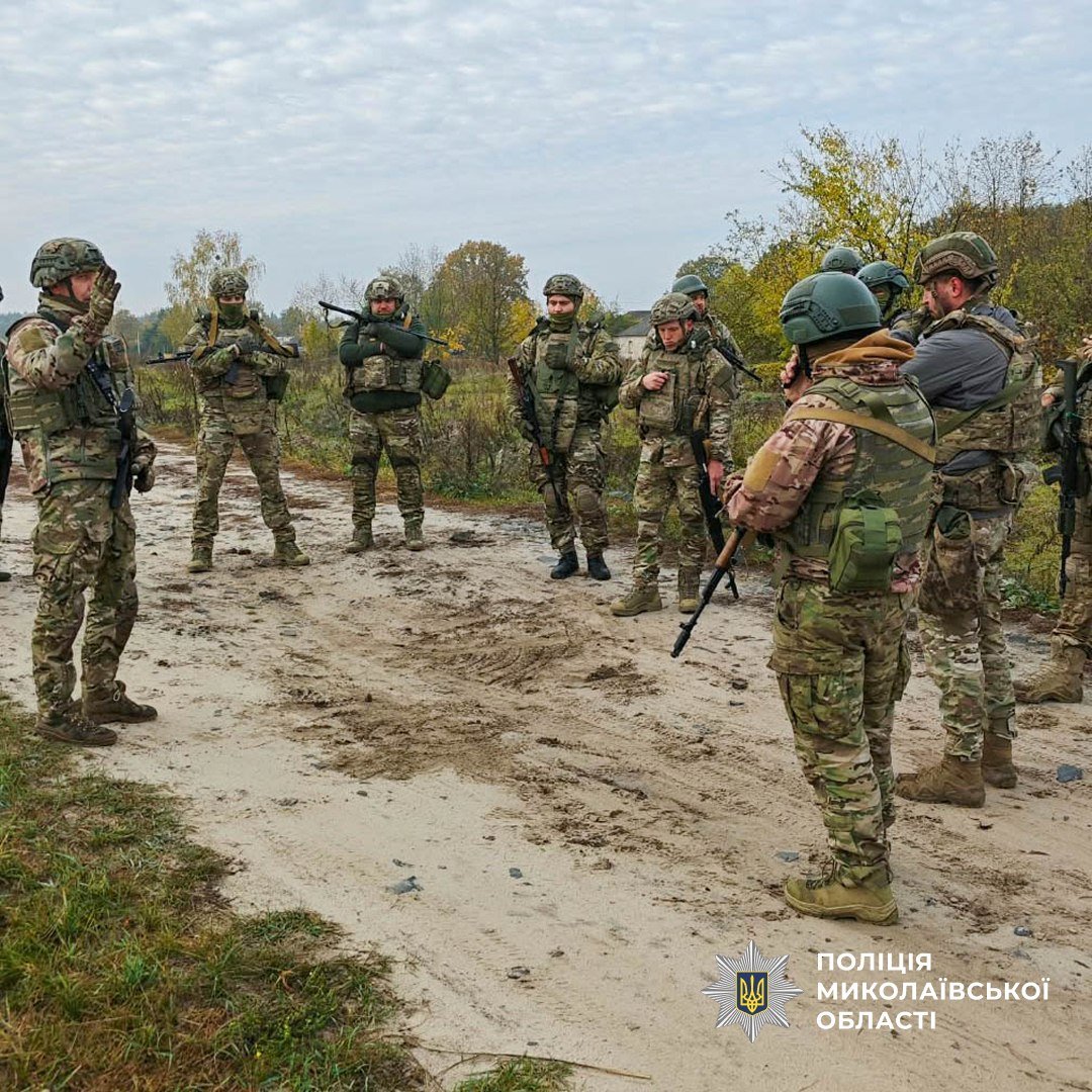 Бойцы полиции Николаевщины прошли 15 километров в честь павших коллег