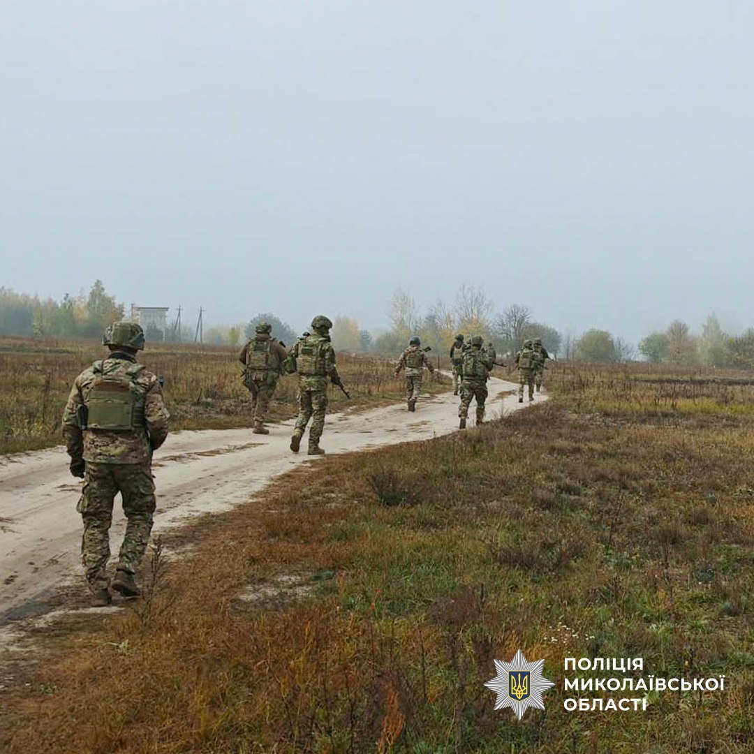 Бойцы полиции Николаевщины прошли 15 километров в честь павших коллег